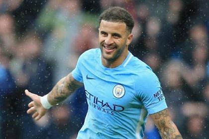 واكر يطمح للفوز بجميع الألقاب مع السيتي