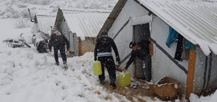 تأجيل عودة دفعة من النازحين السوريين بسبب تراكم الثلوج