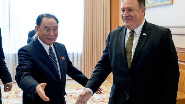 بومبيو يجتمع مع نظيره من كوريا الشمالية