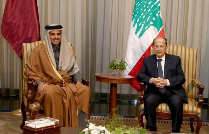 أمير قطر غادر لبنان بعد لقائه عون وحضوره الجلسة الافتتاحية للقمة