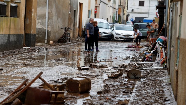 مصرع 3 أشخاص شمال أسبانيا جرّاء الأمطار الغزيرة والعواصف