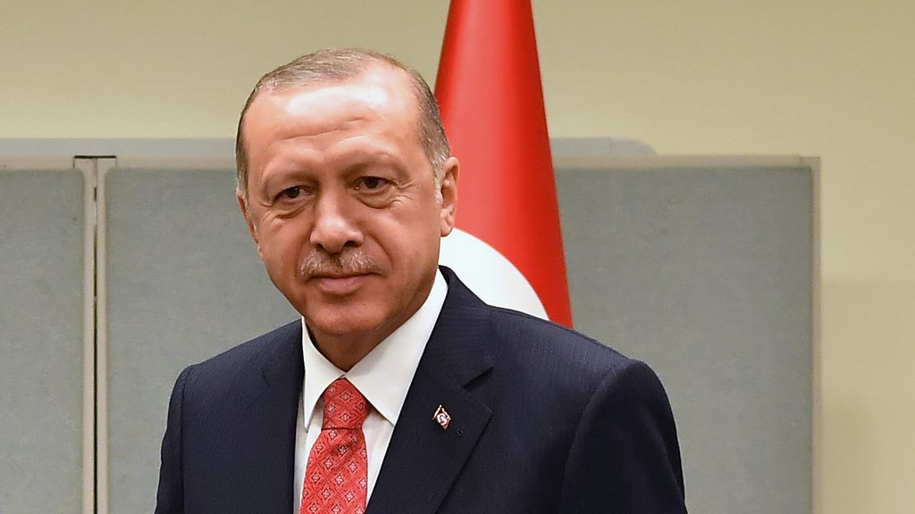 أردوغان يساند نظيره الفنزويلي ويقدم له الدعم