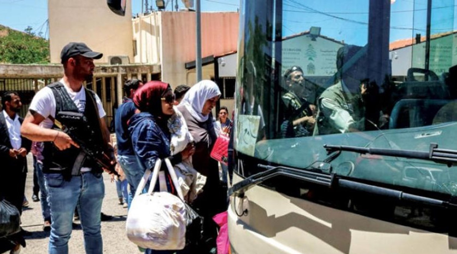 الأمن العام يشرف على عودة دفعة كبيرة من النازحين السوريين